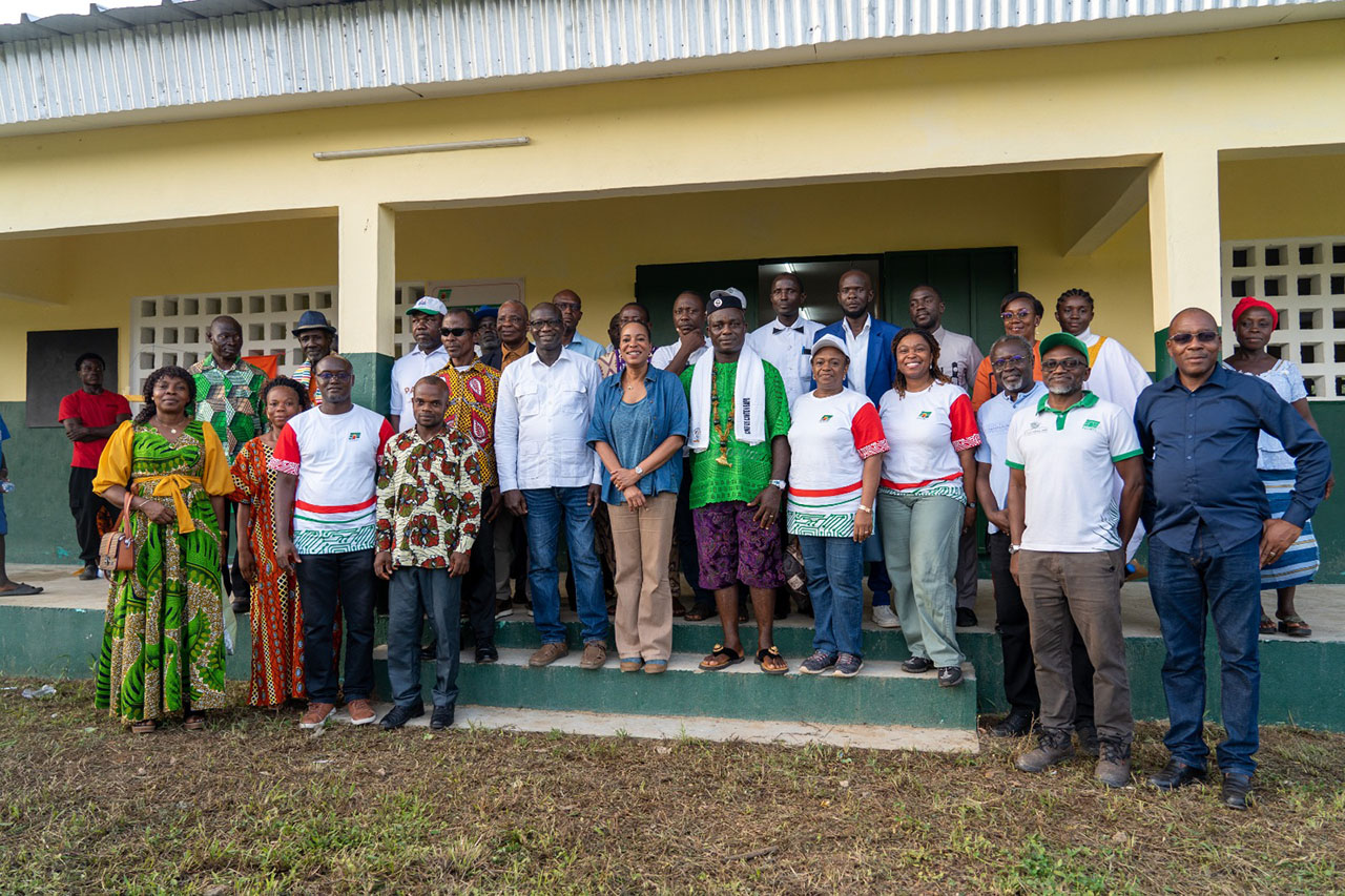 Remise dun nouveau batiment à LEPP PATA IDIE 1